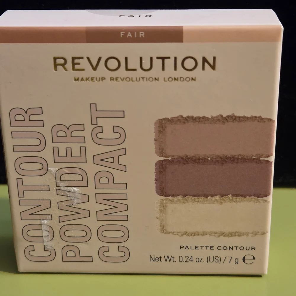 July 4th Special🔥Makeup Revolution London Contour Palette Compact in Fair